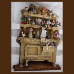 Walt Disney Classics Collection Geppetto's Toy Creations (Hutch) PINOCCHIO